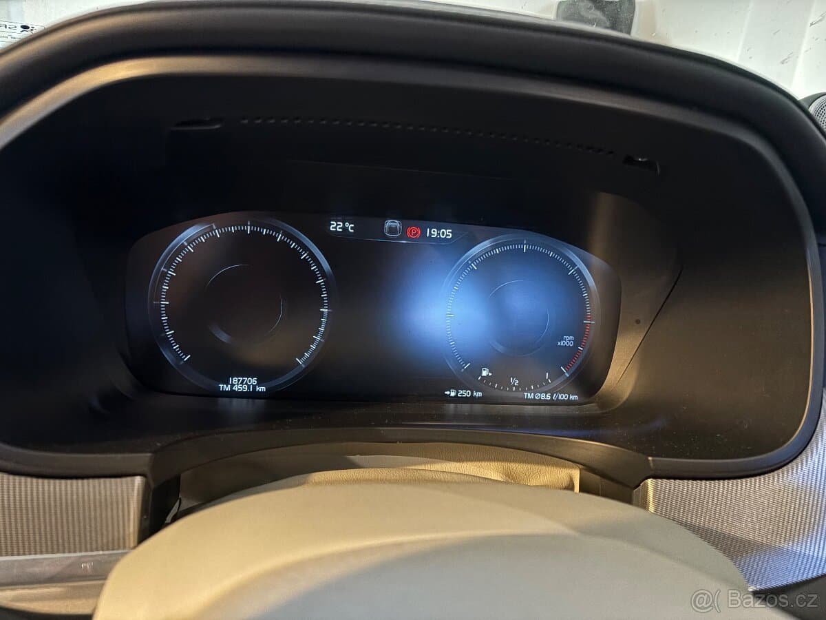 2016 Volvo S90 - 10