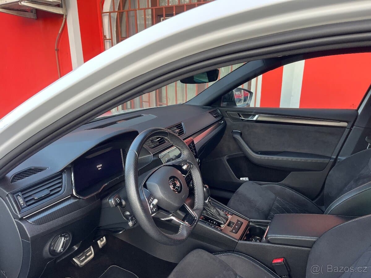 2022 Škoda SUPERB - 10