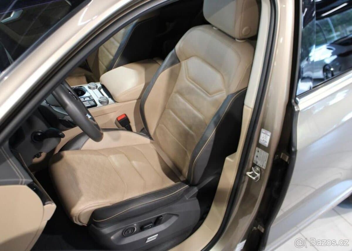 2018 Volkswagen TOUAREG - 10
