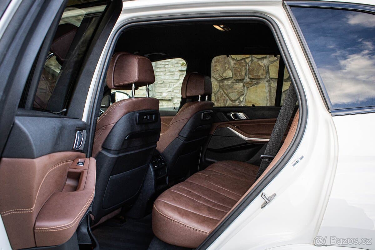2020 BMW X5 - 10