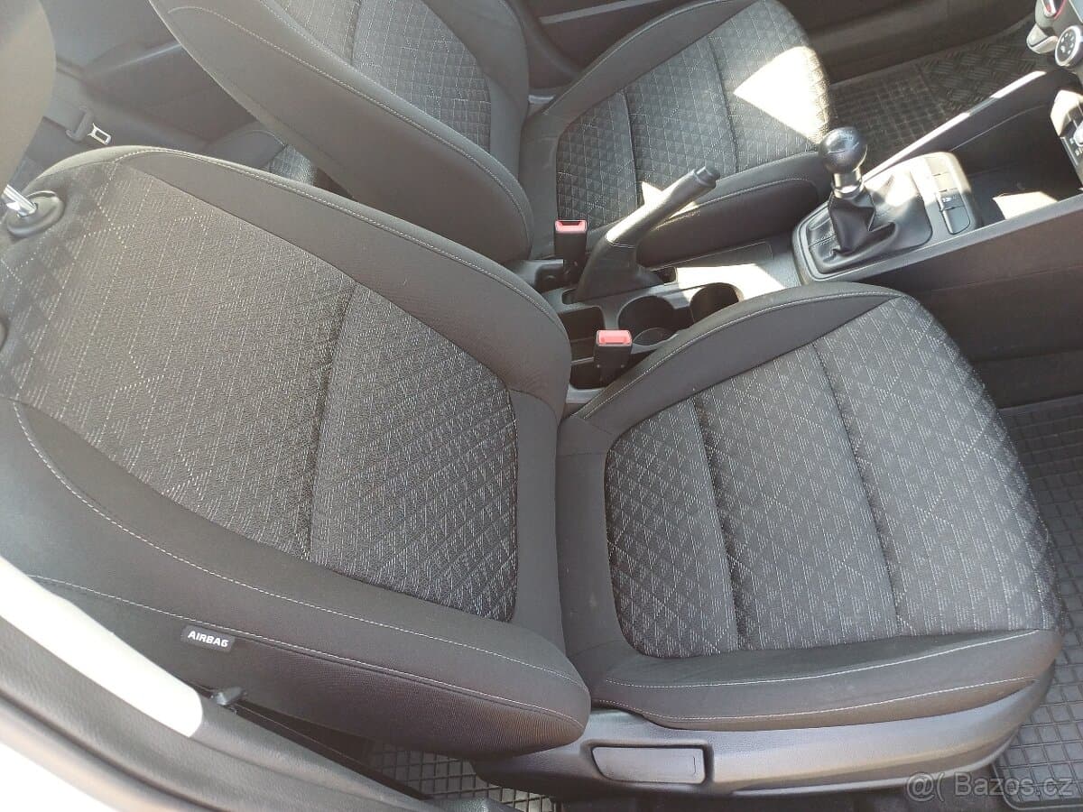 2018 Kia RIO - 10