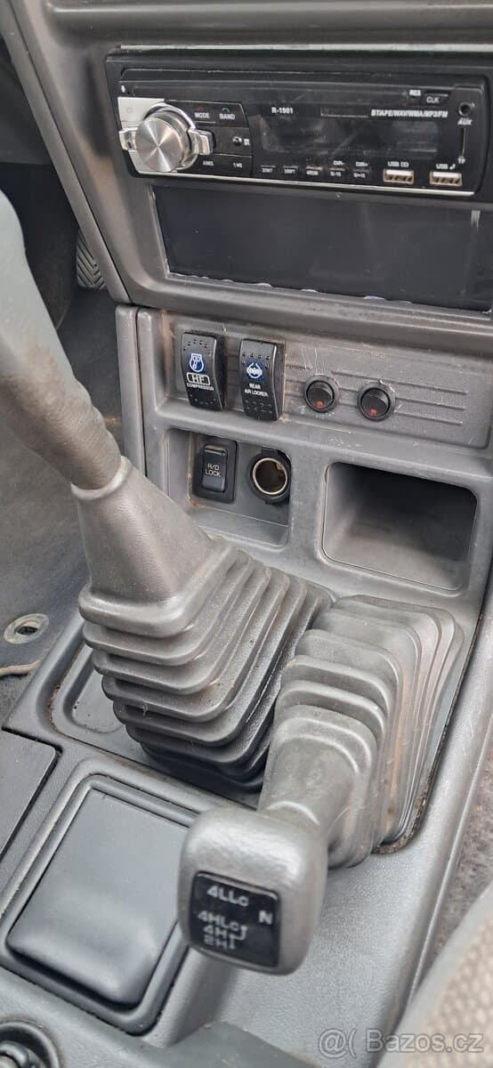1998 Mitsubishi PAJERO - 10