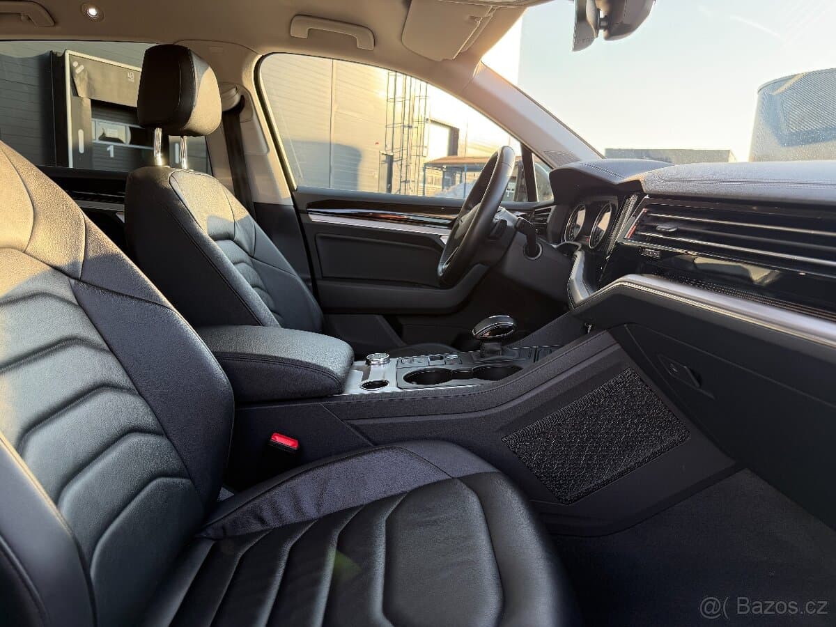 2020 Volkswagen TOUAREG - 10