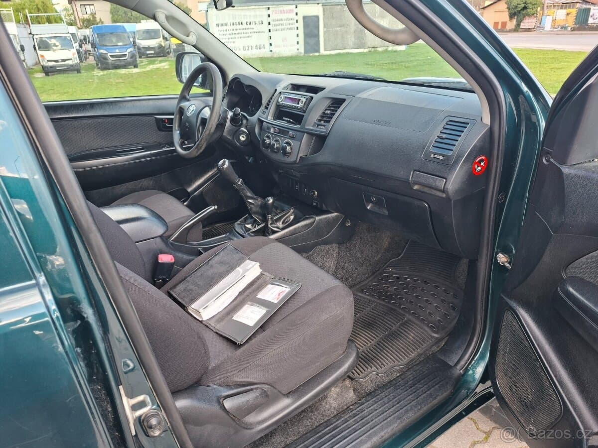 2015 Toyota HILUX - 10