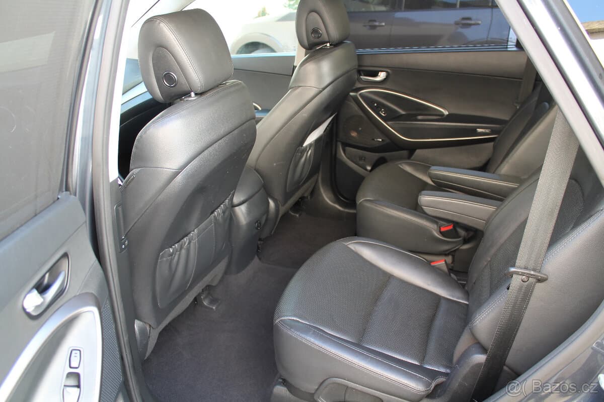 2017 Hyundai SANTA FE - 10