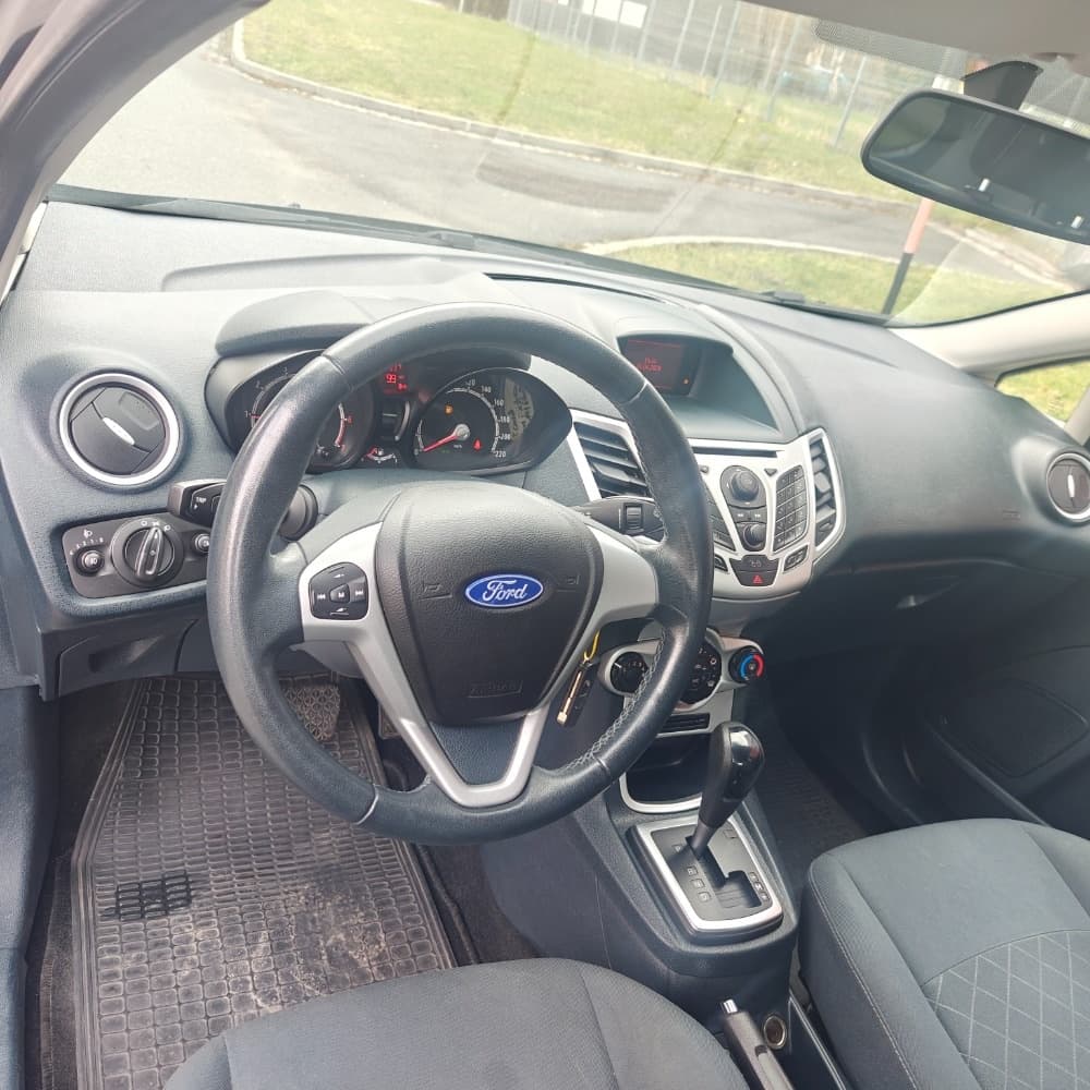 2012 Ford FIESTA - 10