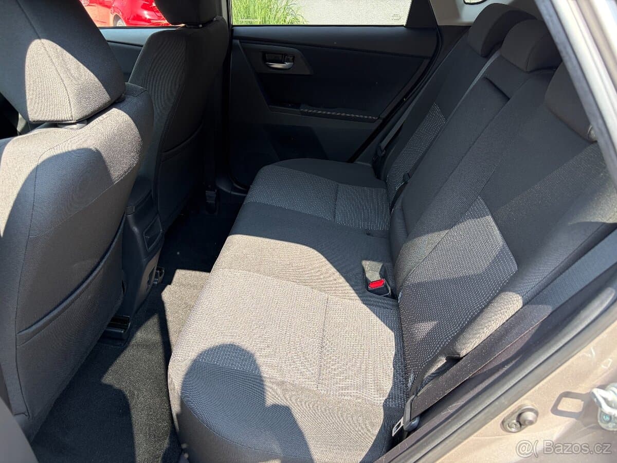 2014 Toyota AURIS - 10