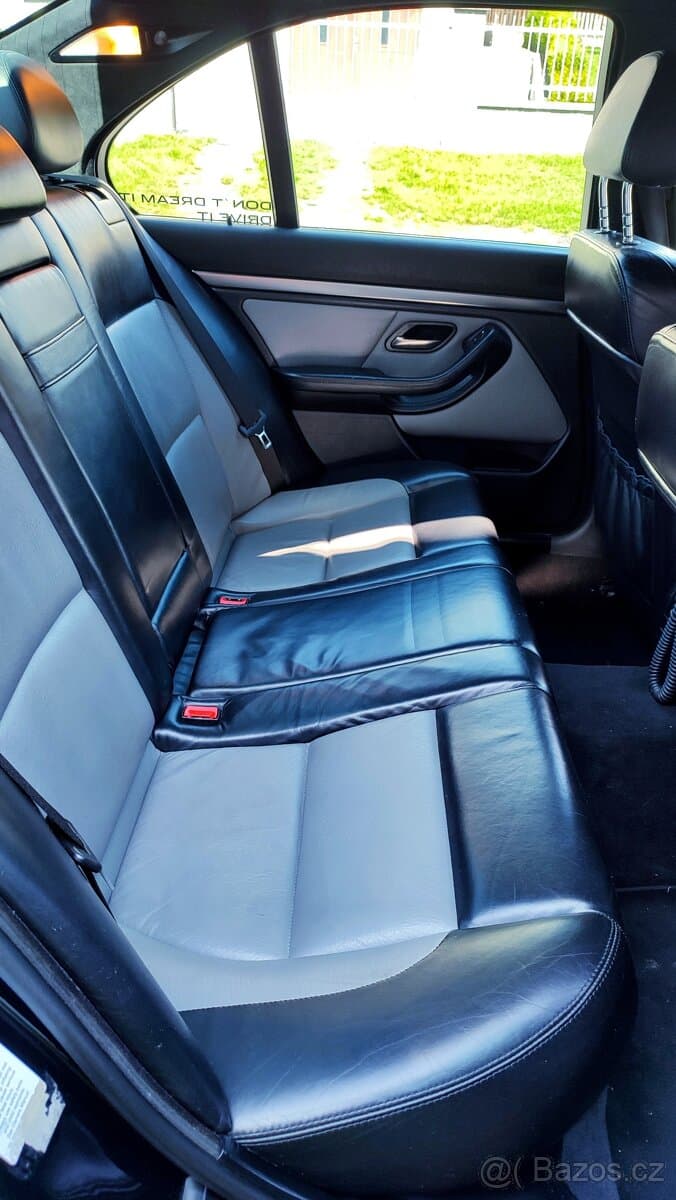 2000 BMW M5 - 10