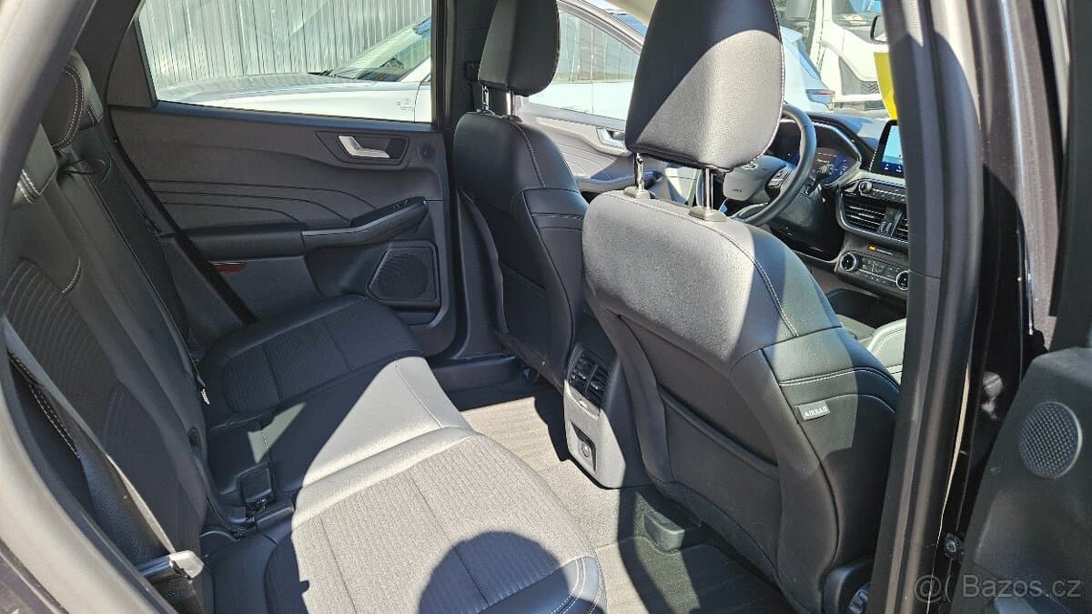 2023 Ford KUGA - 10