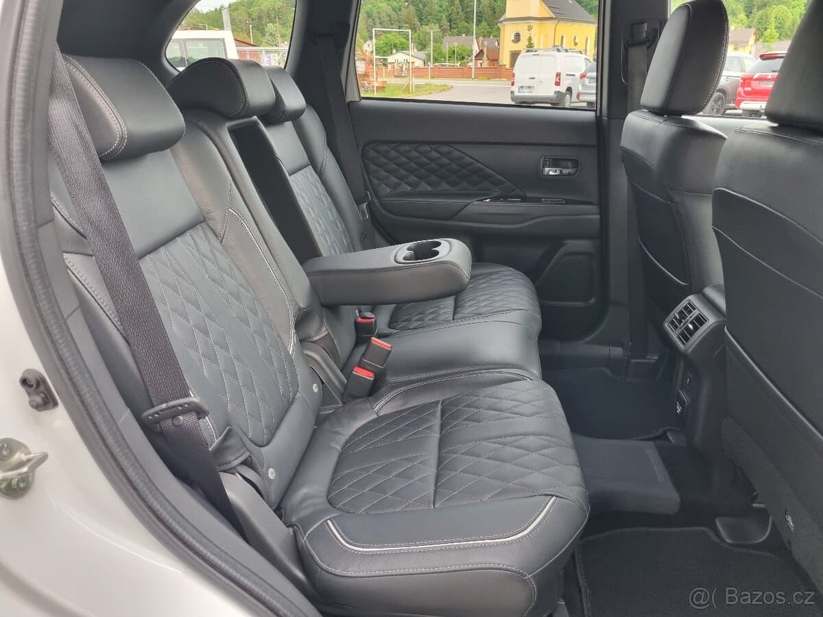 2021 Mitsubishi OUTLANDER - 10