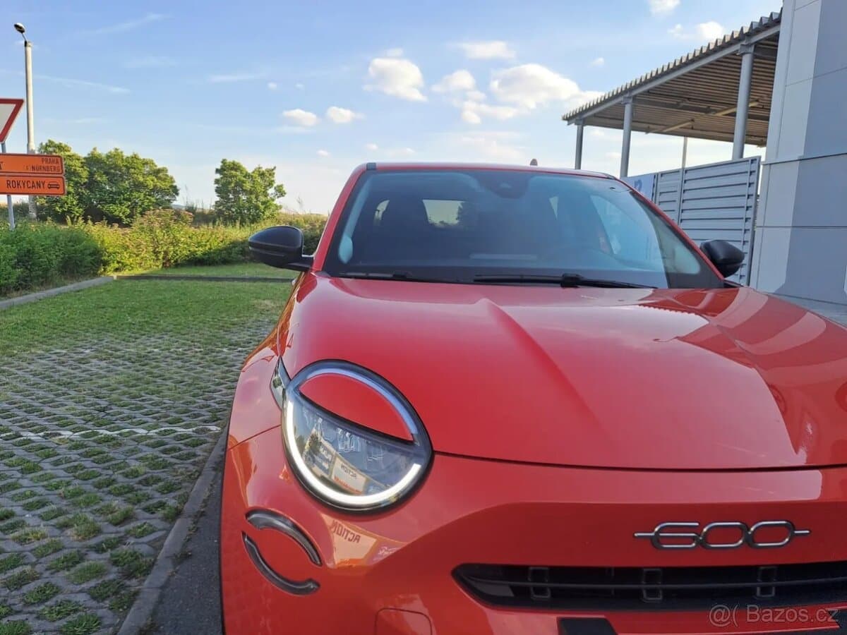 2024 Fiat 600 - 10