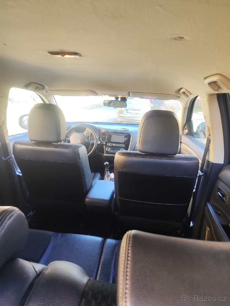 2014 Mitsubishi OUTLANDER - 10