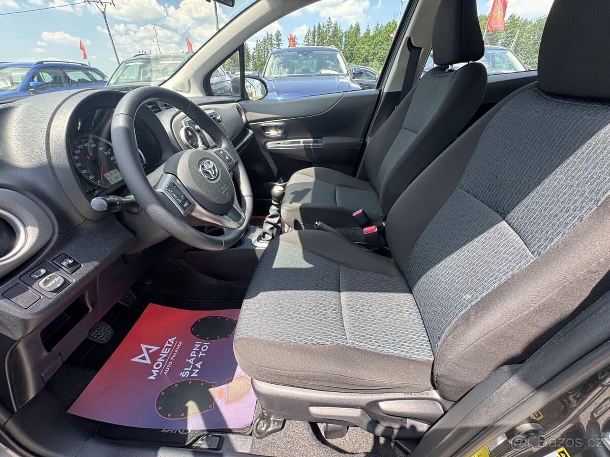 2012 Toyota YARIS - 10
