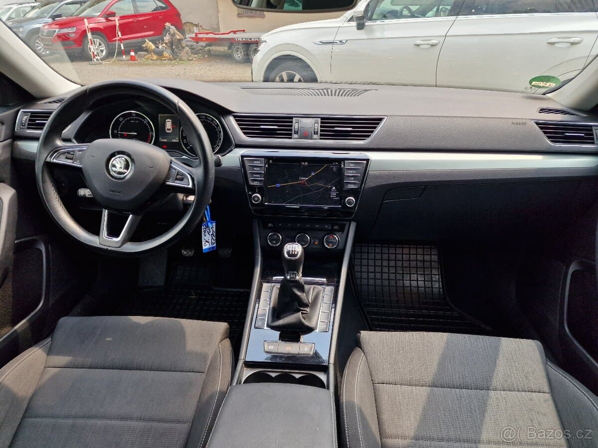 2016 Škoda SUPERB - 10
