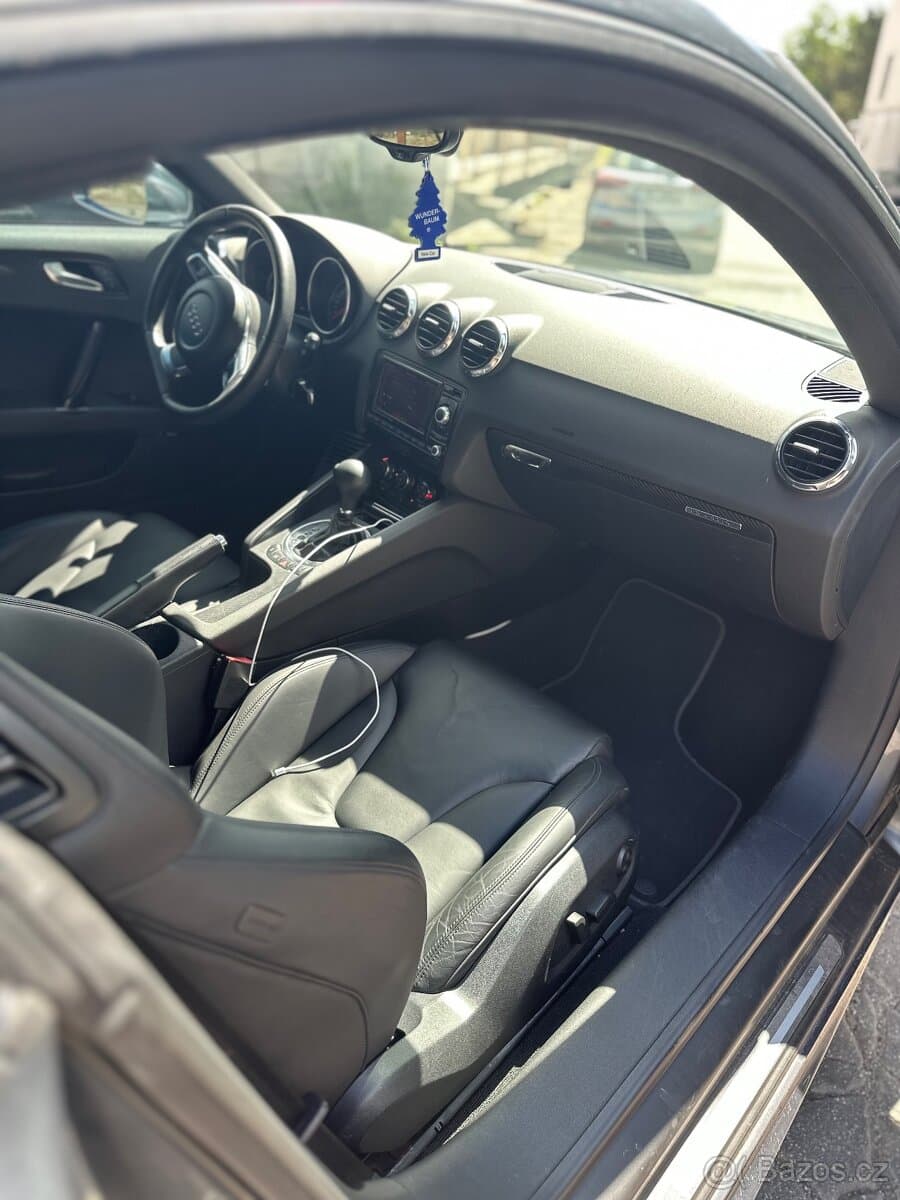 2008 Audi TT - 10