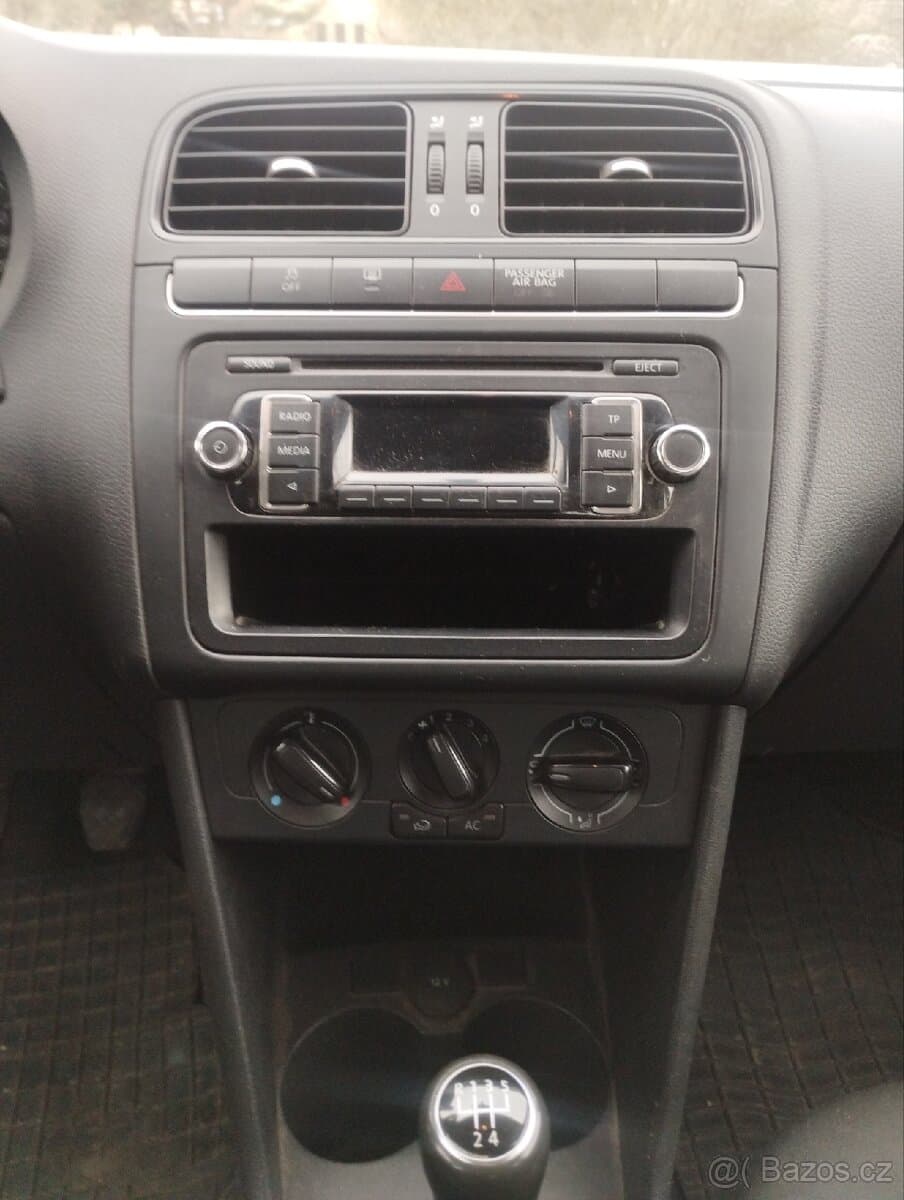 2012 Volkswagen POLO - 10