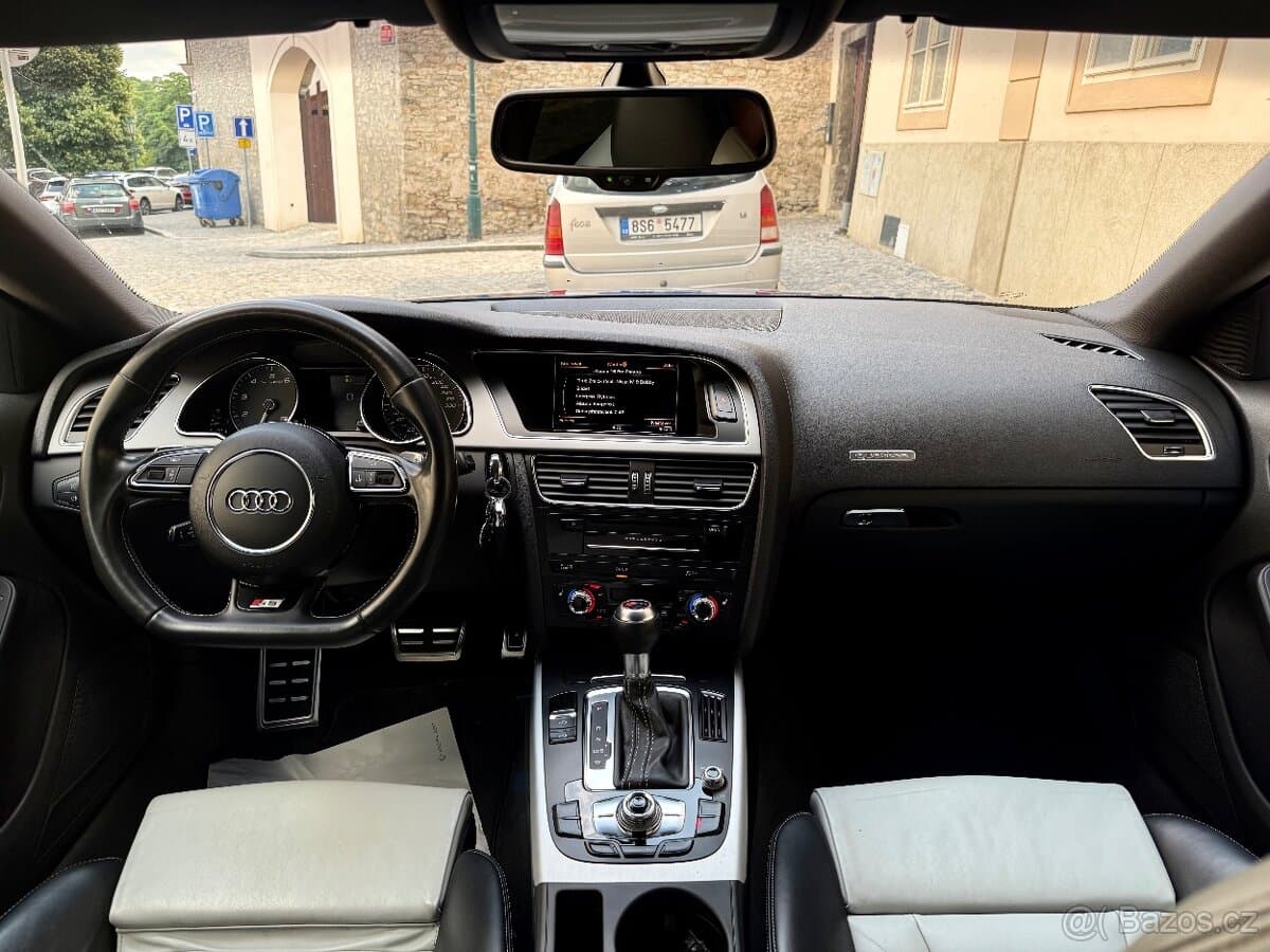 2012 Audi S5 - 10