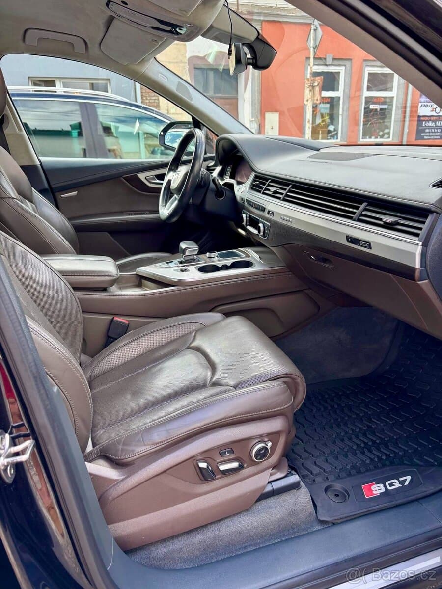 2017 Audi SQ7 - 10