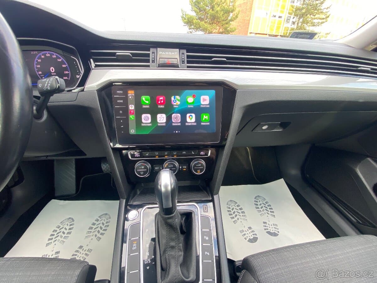 2019 Volkswagen PASSAT - 10
