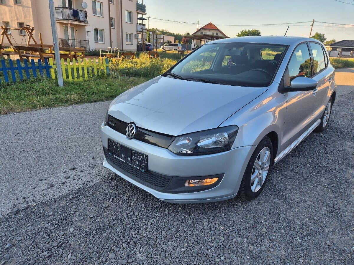 2011 Volkswagen POLO - 10