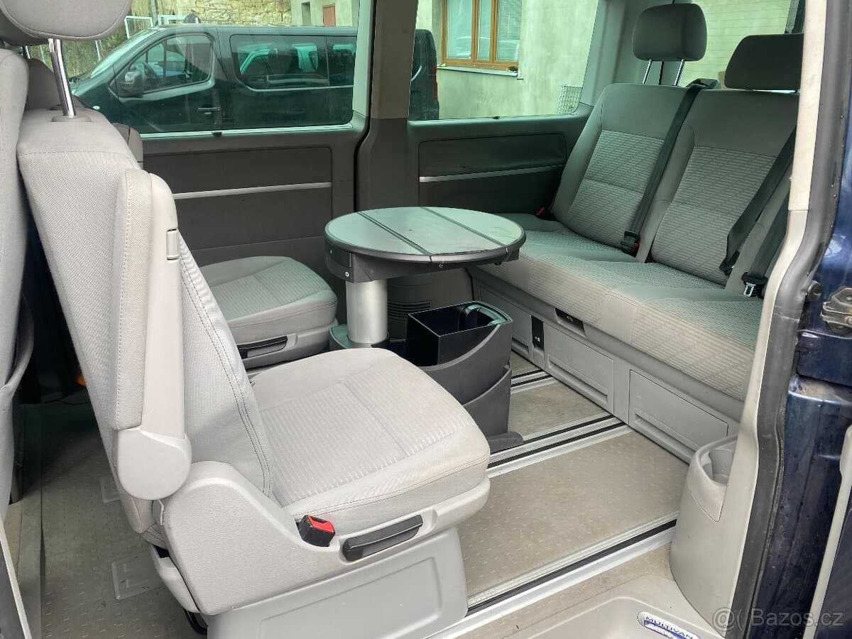 2010 Volkswagen MULTIVAN - 10