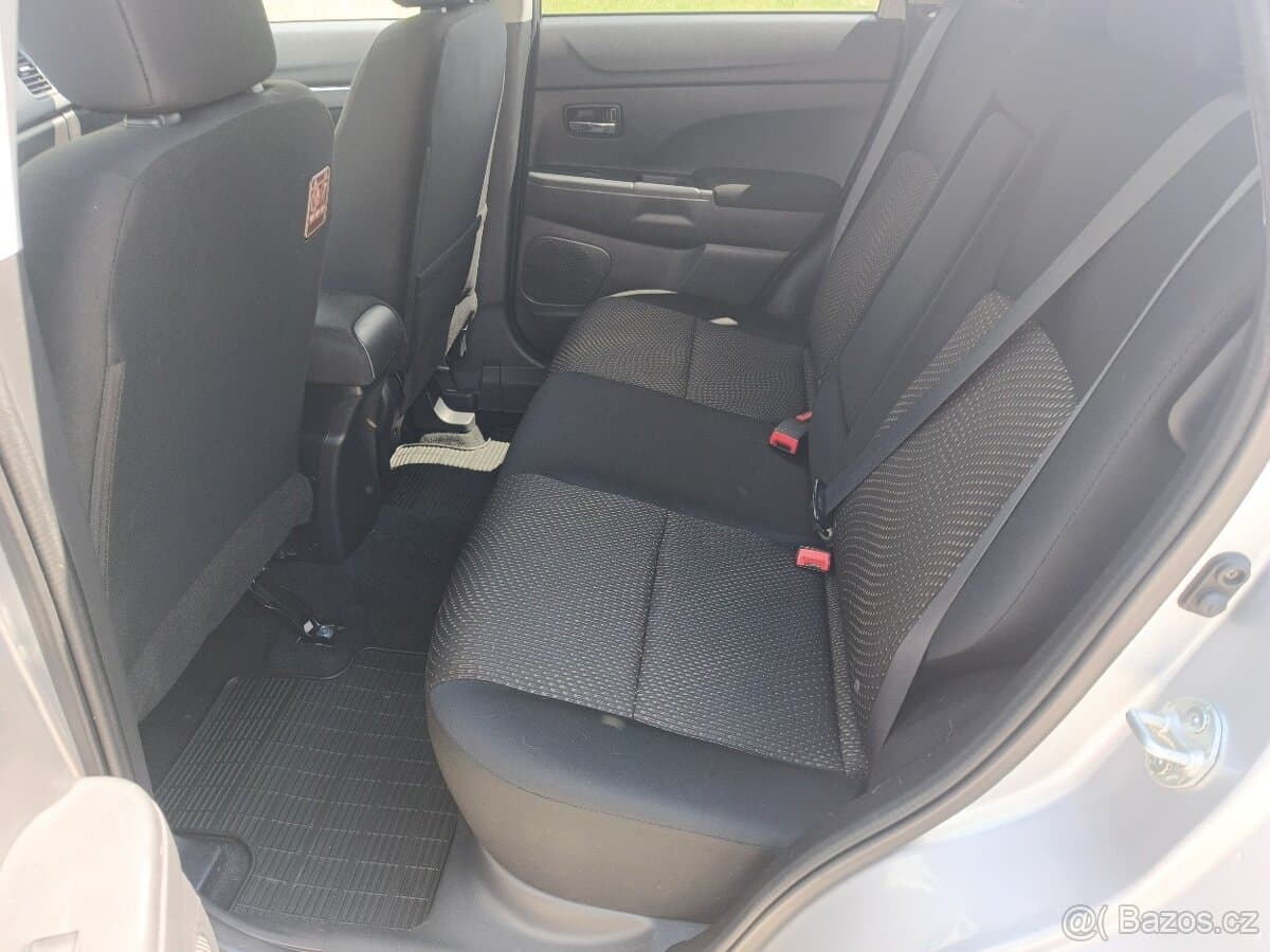 2015 Mitsubishi ASX - 10