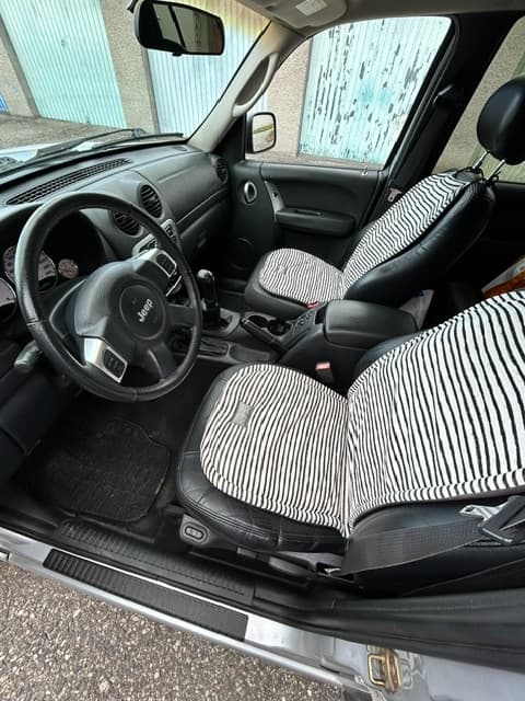 2002 Jeep CHEROKEE - 10