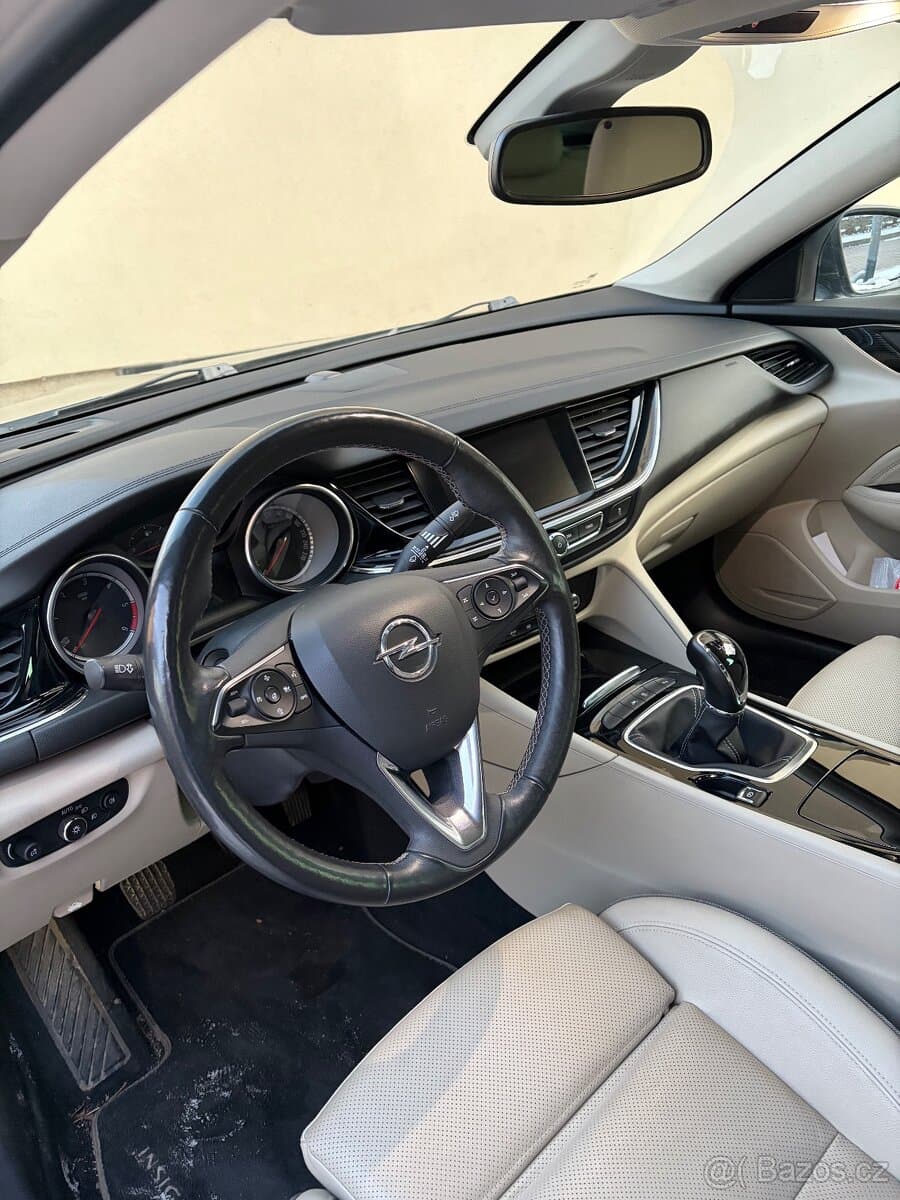 2017 Opel INSIGNIA - 10
