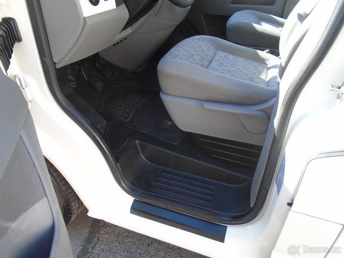 2009 Volkswagen CARAVELLE - 10