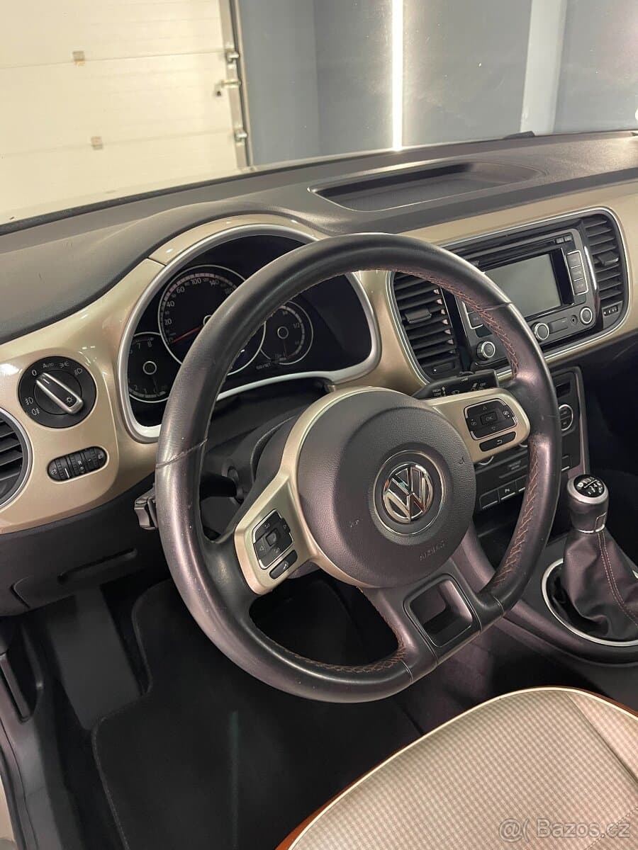 2014 Volkswagen BEETLE - 10