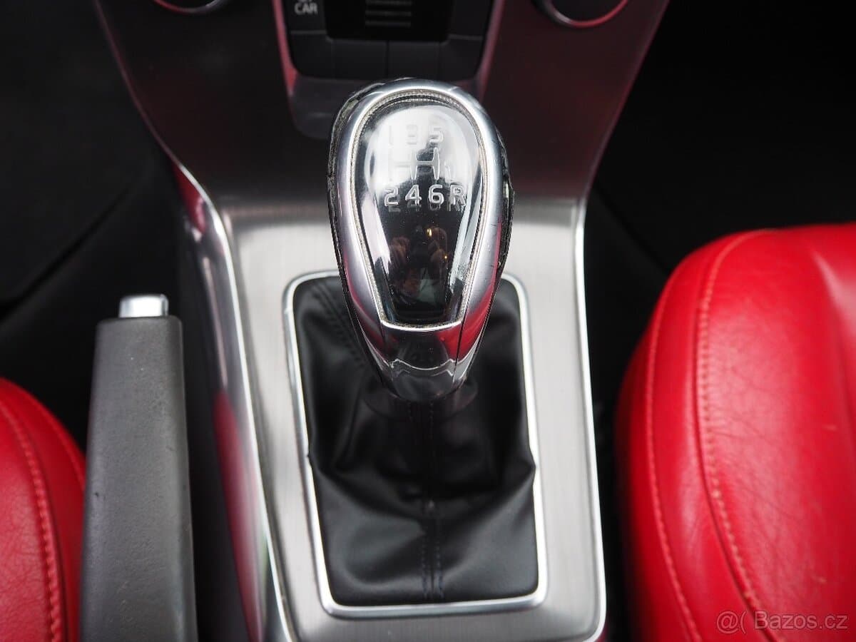 2015 Volvo V40 - 10