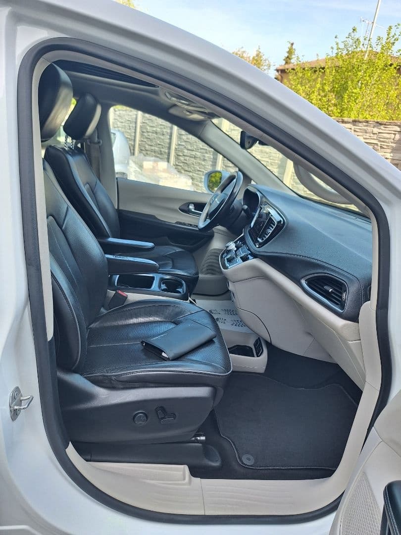 2018 Chrysler PACIFICA - 10