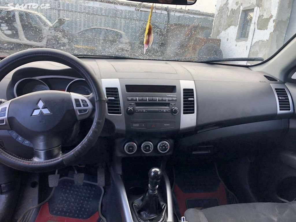 2009 Mitsubishi OUTLANDER - 10