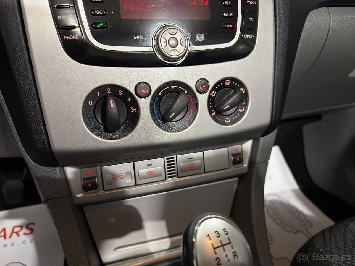 2011 Ford FOCUS - 10