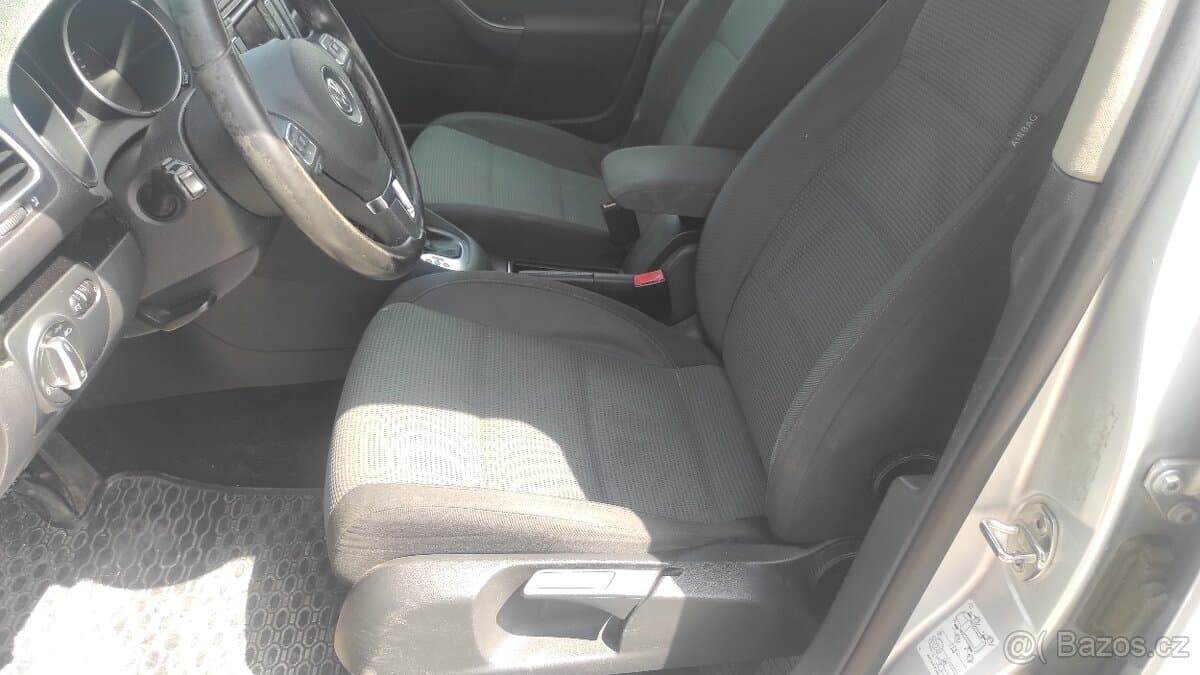 2011 Volkswagen GOLF - 10