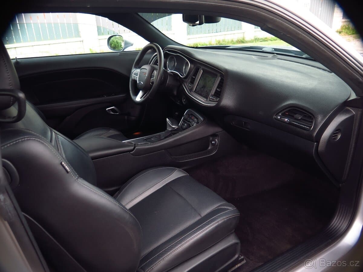 2018 Dodge CHALLENGER - 10