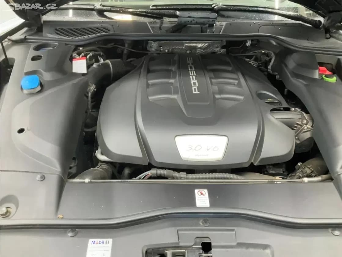 2016 Porsche CAYENNE - 10