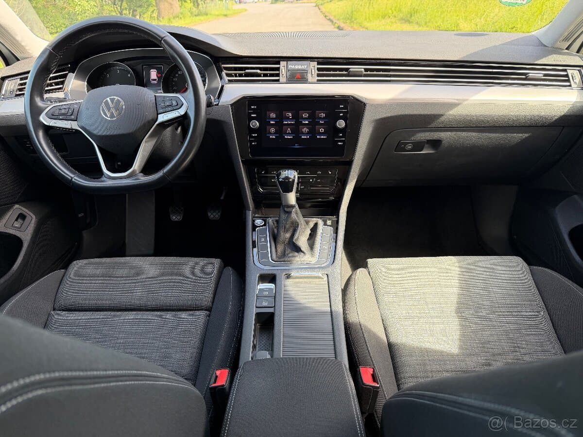 2021 Volkswagen PASSAT - 10