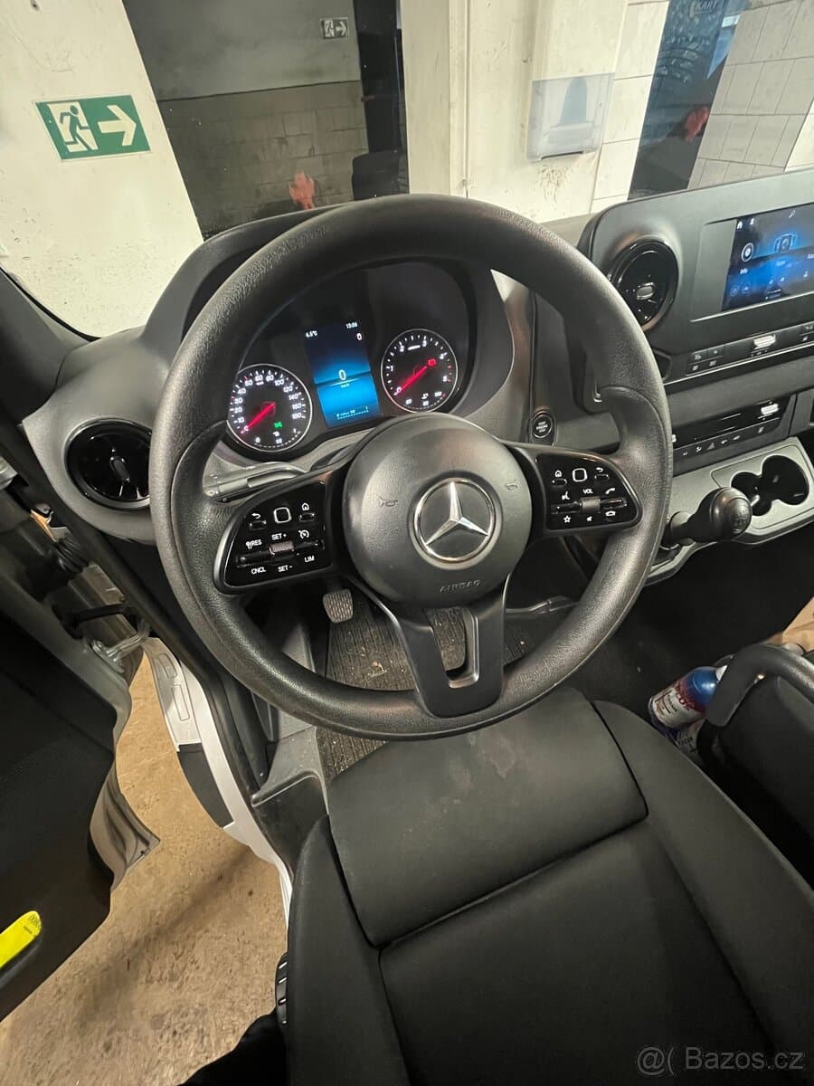Mercedes-Benz SPRINTER - 10