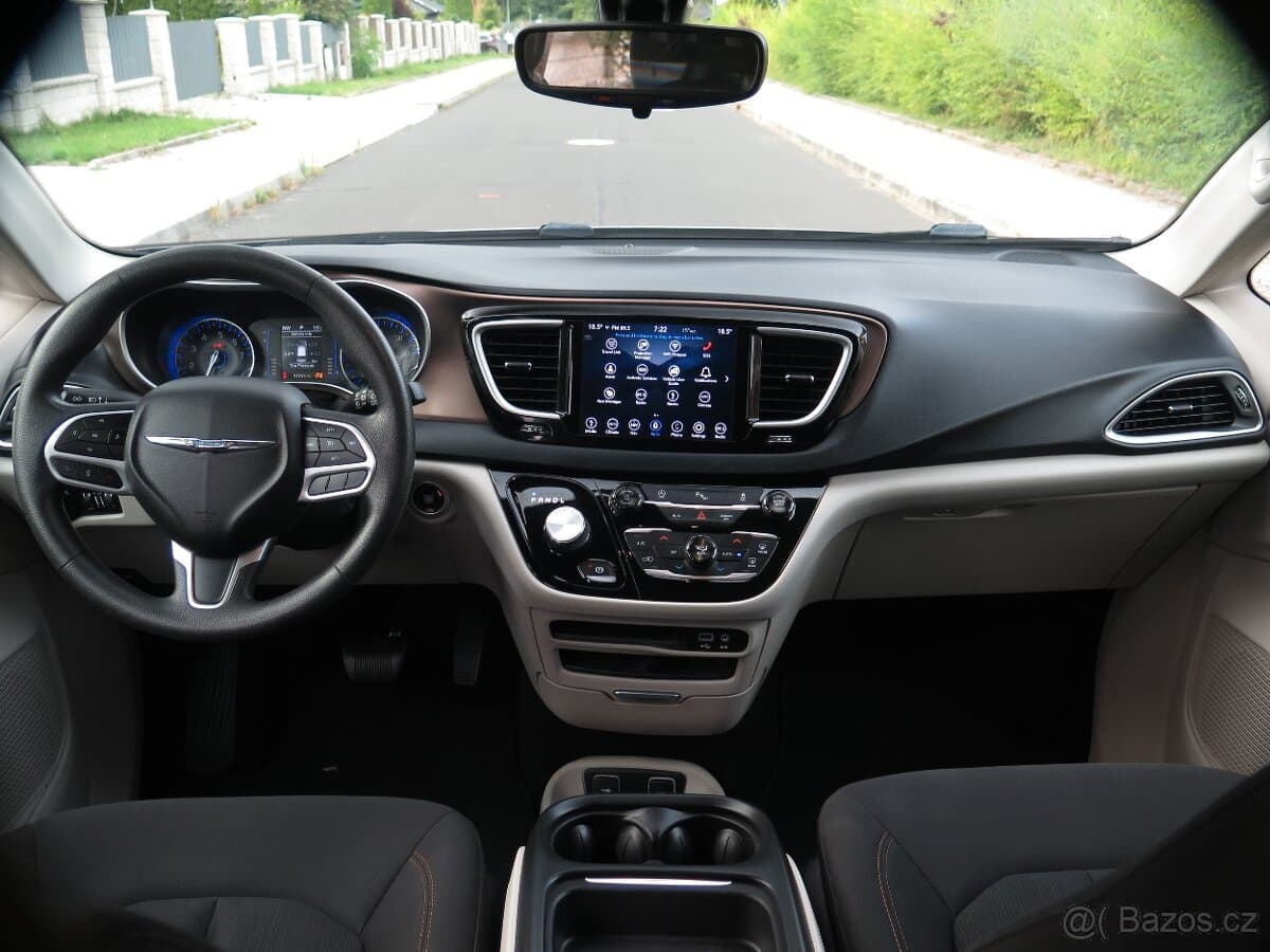 2018 Chrysler PACIFICA - 10