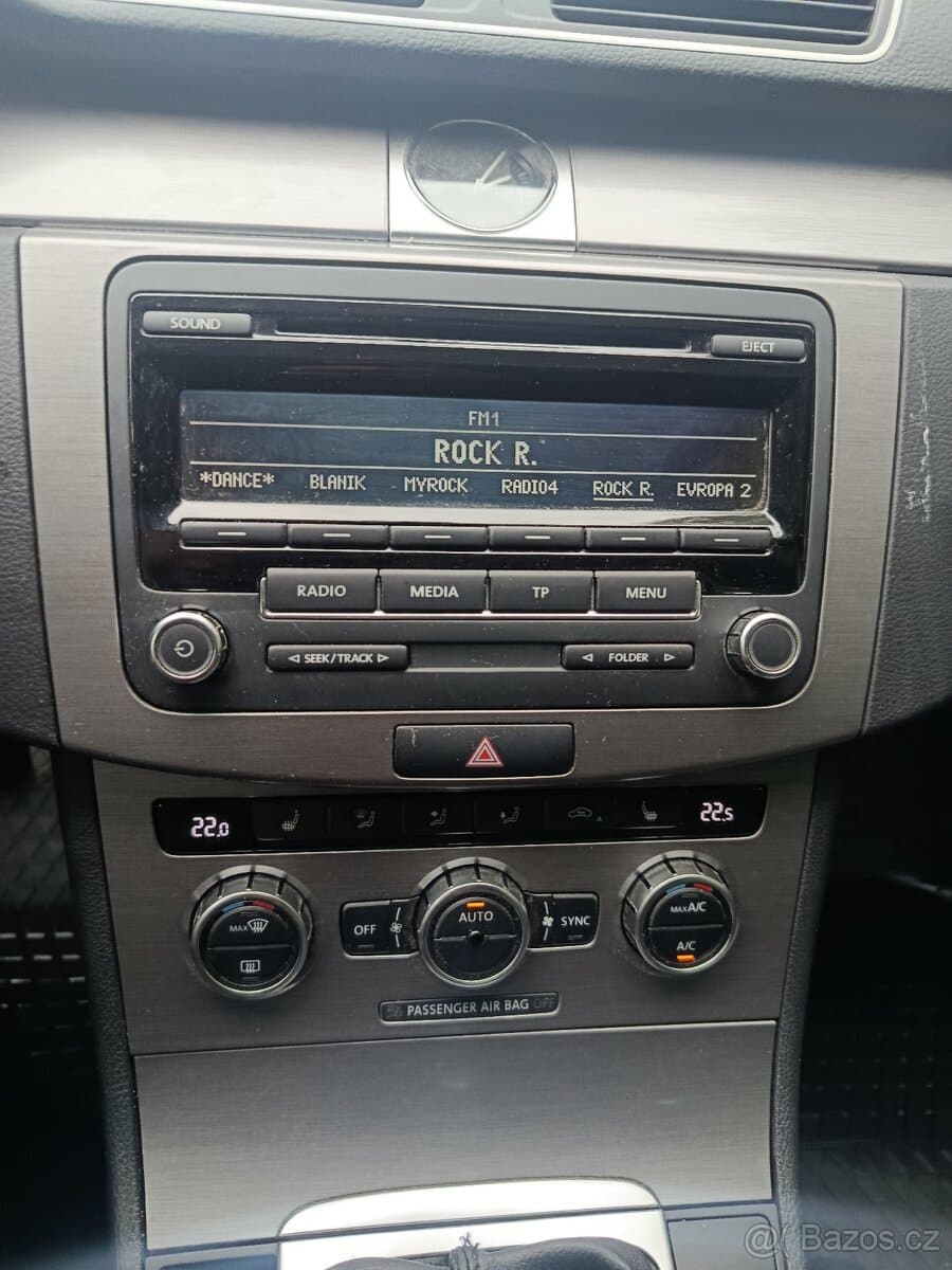 2015 Volkswagen PASSAT - 10