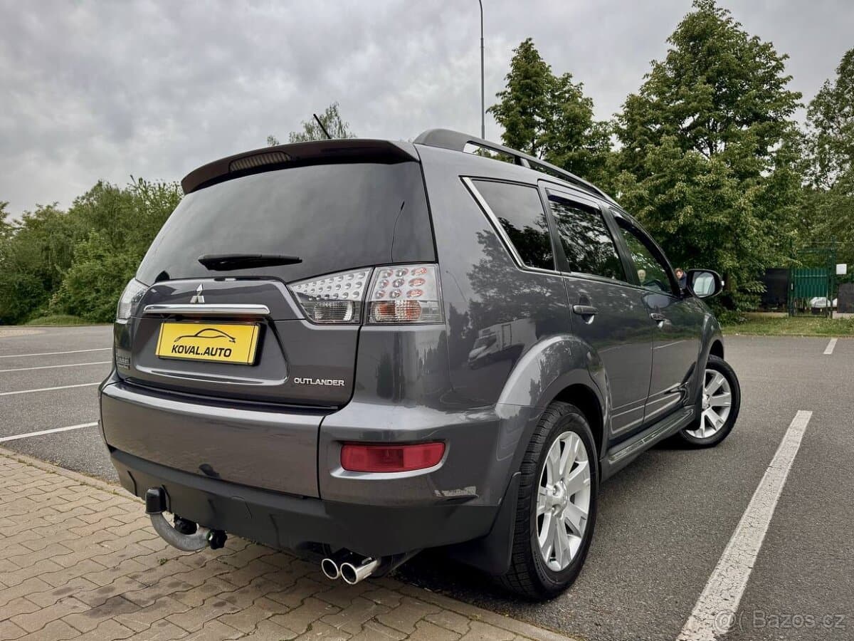 2011 Mitsubishi OUTLANDER - 10