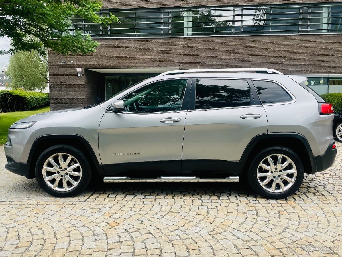 2014 Jeep CHEROKEE - 10