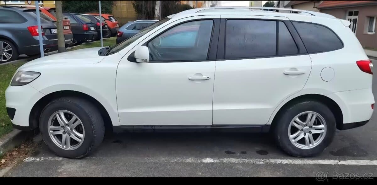 2010 Hyundai SANTA FE - 10