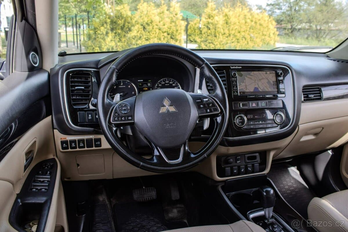 2018 Mitsubishi OUTLANDER - 10