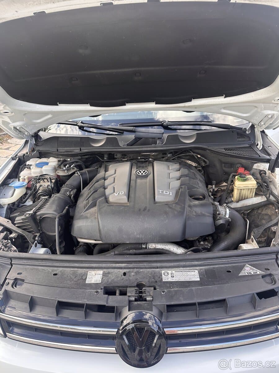2012 Volkswagen TOUAREG - 10