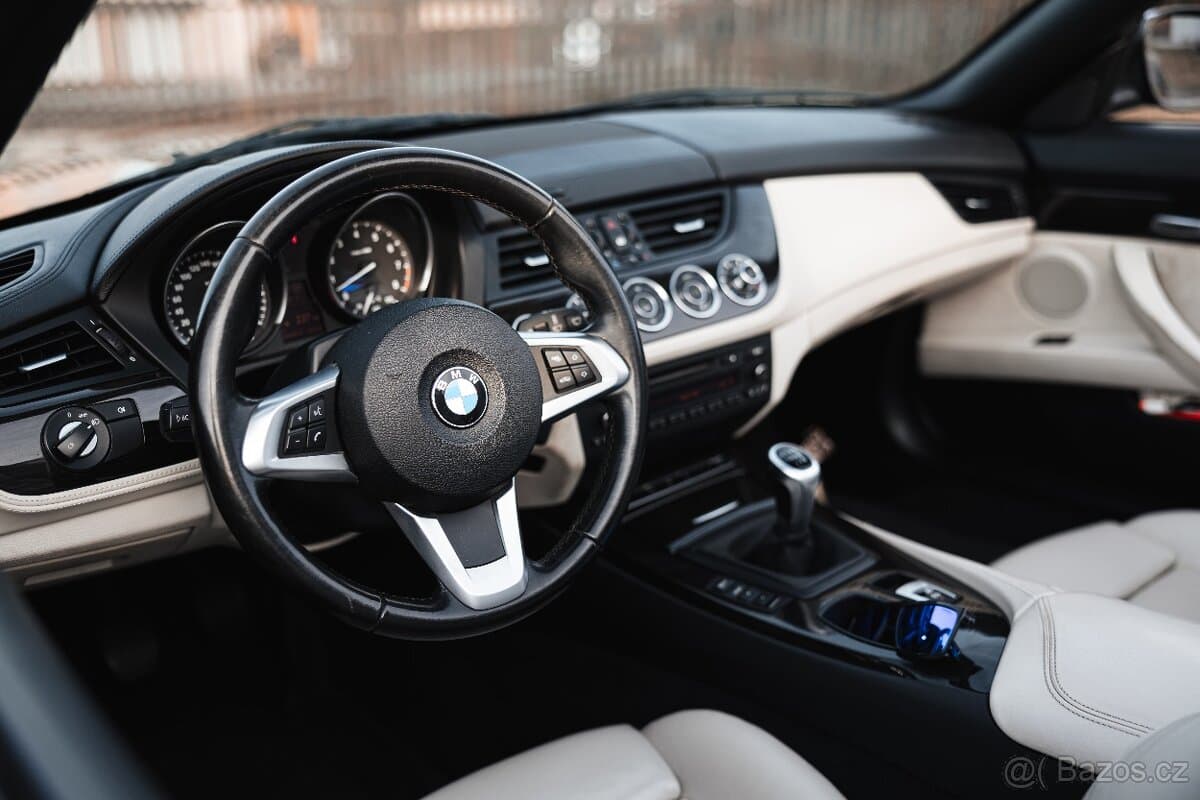2010 BMW Z4 - 10