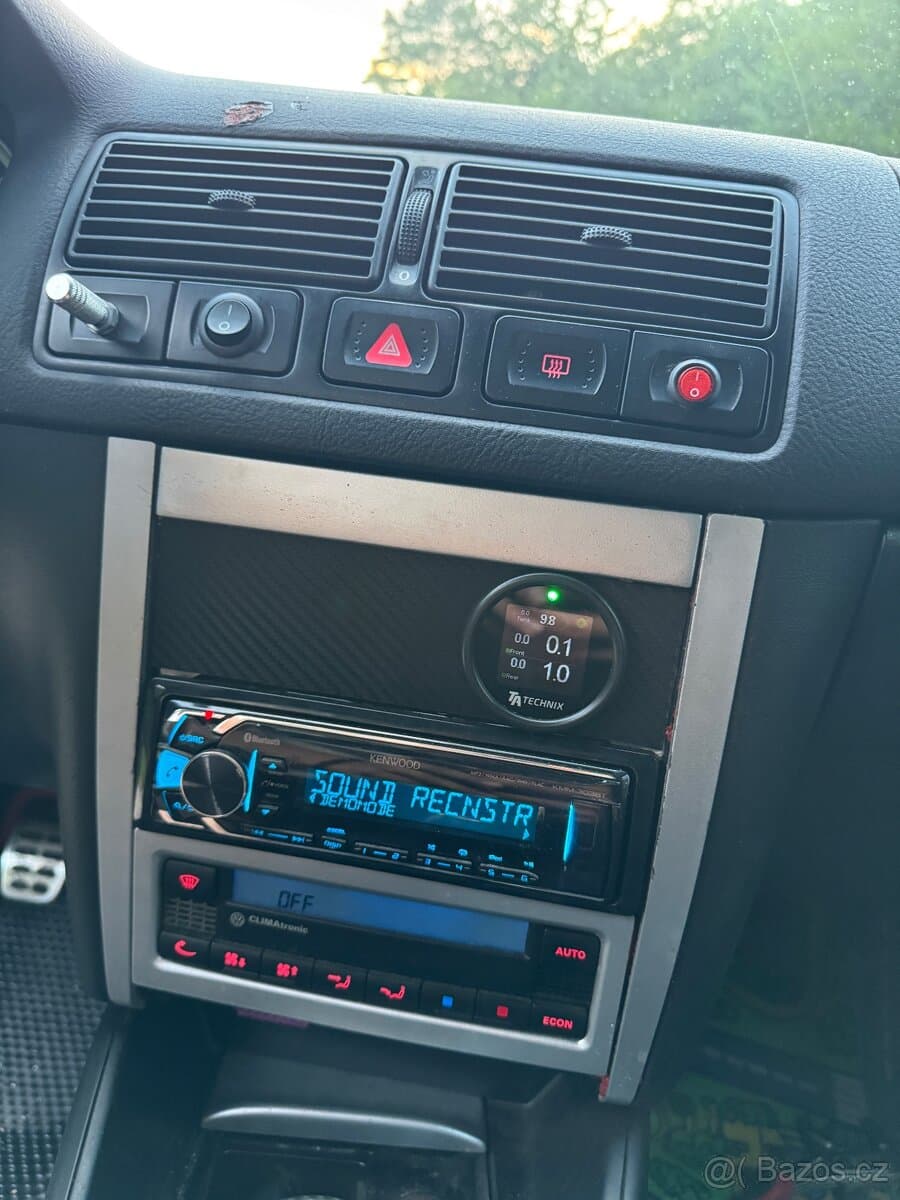 Volkswagen GOLF - 10