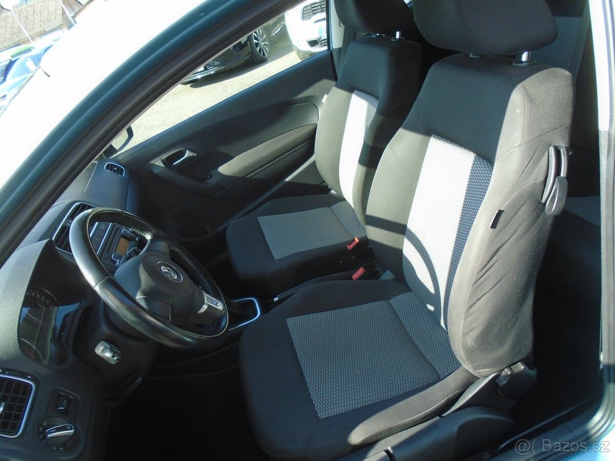 2011 Volkswagen POLO - 10