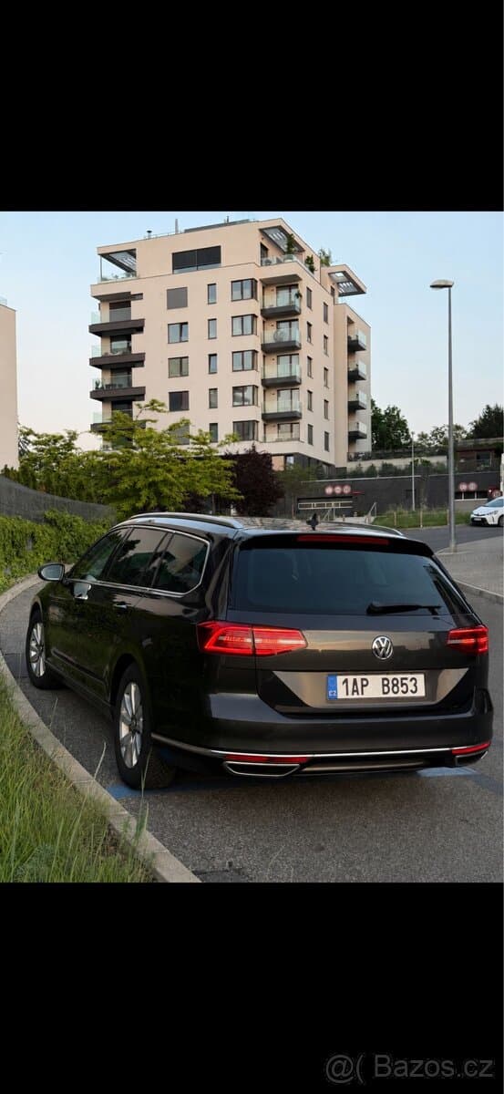 2017 Volkswagen PASSAT - 10